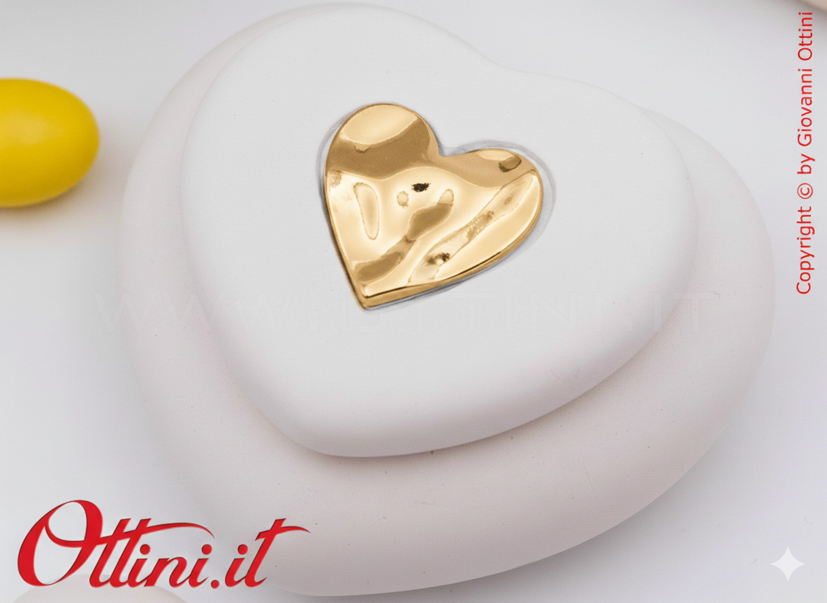 26293 Claraluna - La Scatolina Cuore con Decoro Oro è una bomboniera ideale per matrimonio, utile per riporre i vostri piccoli oggetti
