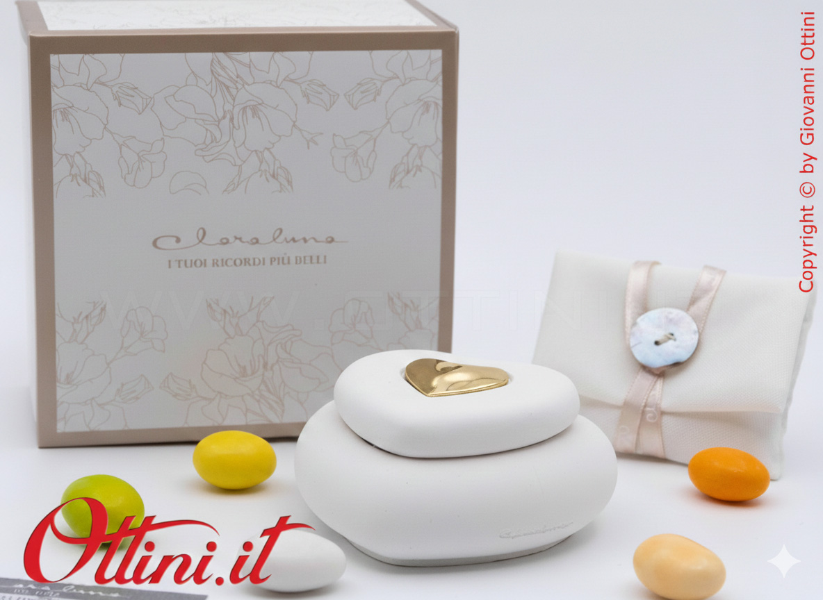 26293 Claraluna - La Scatolina Cuore con Decoro Oro è una bomboniera ideale per matrimonio, utile per riporre i vostri piccoli oggetti