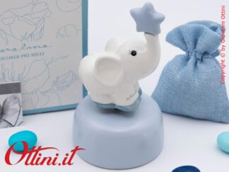 26386 Claraluna - Carillon Elefantino Azzurro in porcellana smaltata, una bomboniera vintage di altissima qualità ideale battesimi e comunioni bambino