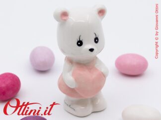26391 Claraluna - Orsetto rosa in porcellana smaltata collezione 2026. Bomboniera vintage ideale per eventi come battesimi e comunioni per bambina