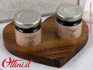 26506 Claraluna - Vassoio in legno massello di Acacia con Marmellate Fichi e Mora, bomboniera gastronomica e utile anche come sottopentola