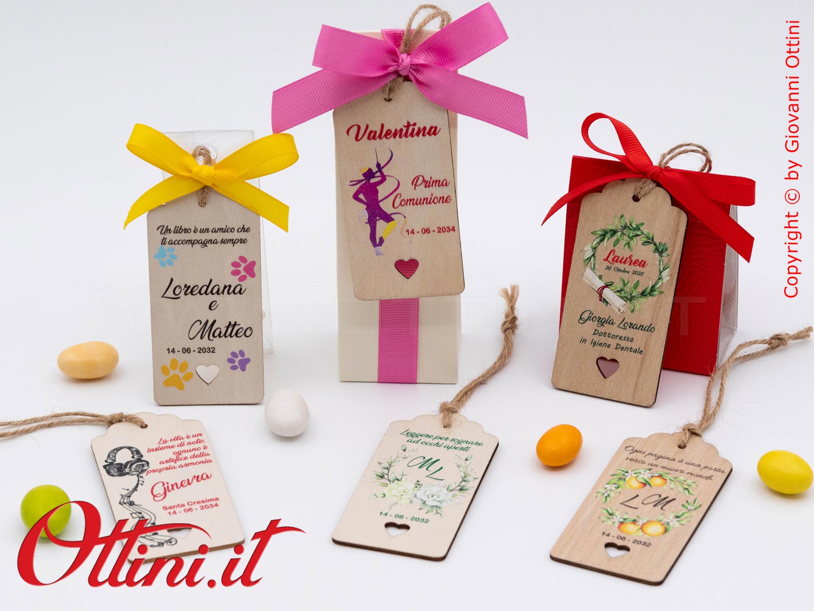 Il Segnalibro in Legno Personalizzato con il vostro nome completo di Scatolina portaconfetti è un regalo economico e utile per tutti gli eventi