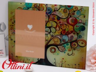 D9146 - Il Portafoto Albero della Vita di Cuorematto è un oggetto d'arredo colorato e moderno al cui interno si può inserire una fotografia di cm 10x15