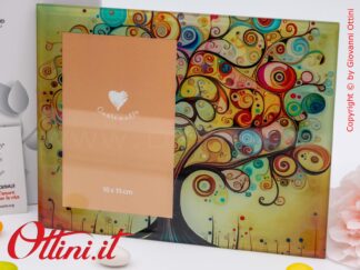 D9146 - Il Portafoto Albero della Vita di Cuorematto è un oggetto d'arredo colorato e moderno al cui interno si può inserire una fotografia di cm 10x15