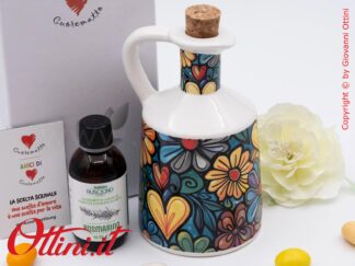 D9161 - l'Oliera in porcellana da 350ml con Fiori Colorati di Cuorematto è una bomboniera solidale utile in cucina con colori vivaci, ideale per la tavola
