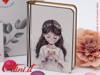 D9167 Cuorematto - La Lampada Libro Luminoso Comunione Bimba è una bomboniera utile e tecnologica, solidale, specifica per Prima Comunione bambina