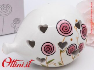 DA316 - il Palloncino Led Bocciolo Rosa di Cuorematto è una lampada decorativa notturna in porcellana con decori floreali e una bomboniera solidale