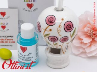DA320 - il Profumatore Mongolfiera Bocciolo Rosa di Cuorematto è realizzato in porcellana con decori floreali ed una bomboniera solidale e utile con profumo