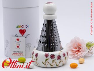 DA322 - la Grattugia Bocciolo Rosa di Cuorematto è una bomboniera utile e funzionale per la cucina, per gli chef di famiglia e per chi cucina con amore