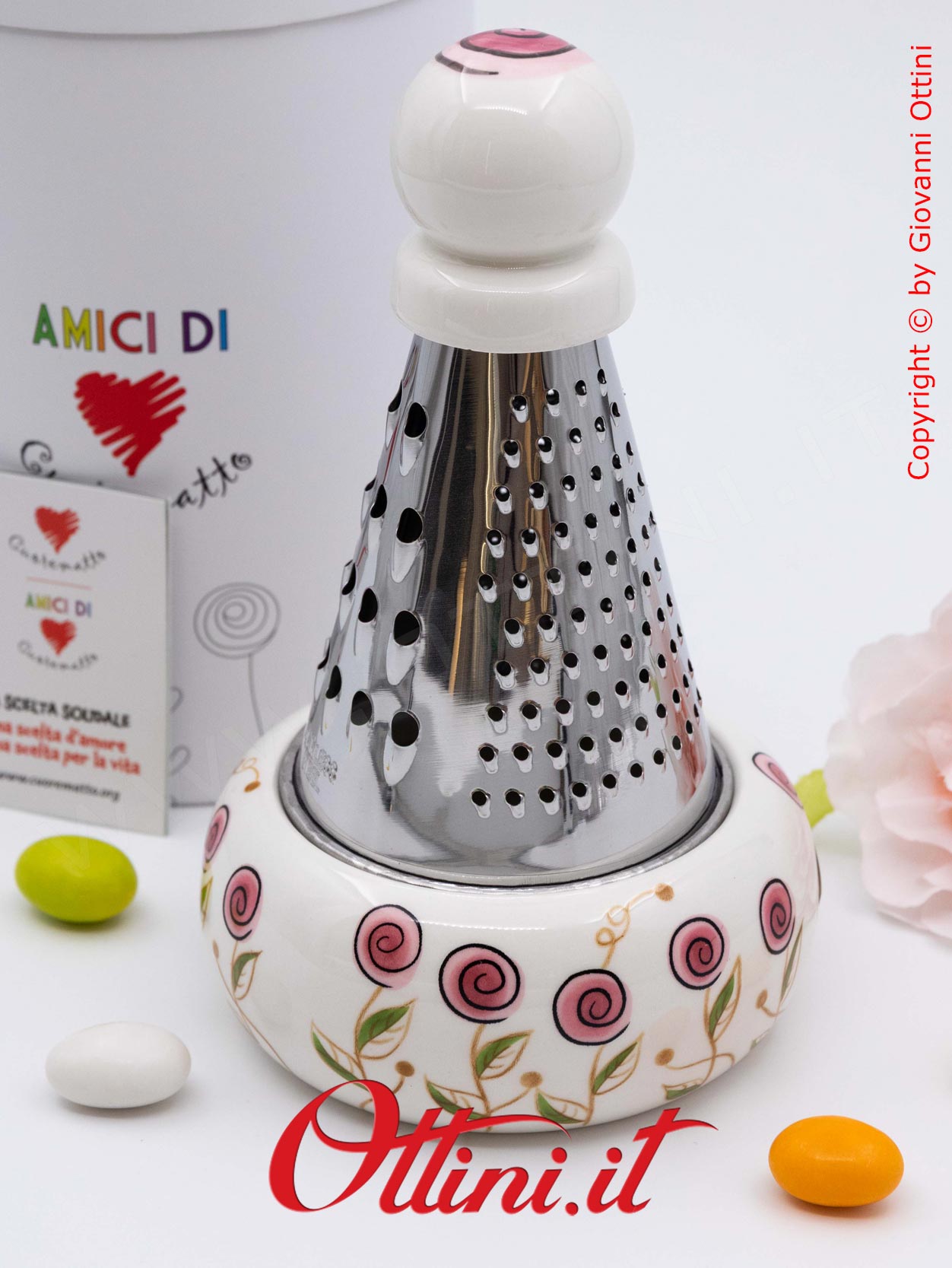 DA322 - la Grattugia Bocciolo Rosa di Cuorematto è una bomboniera utile e funzionale per la cucina, per gli chef di famiglia e per chi cucina con amore