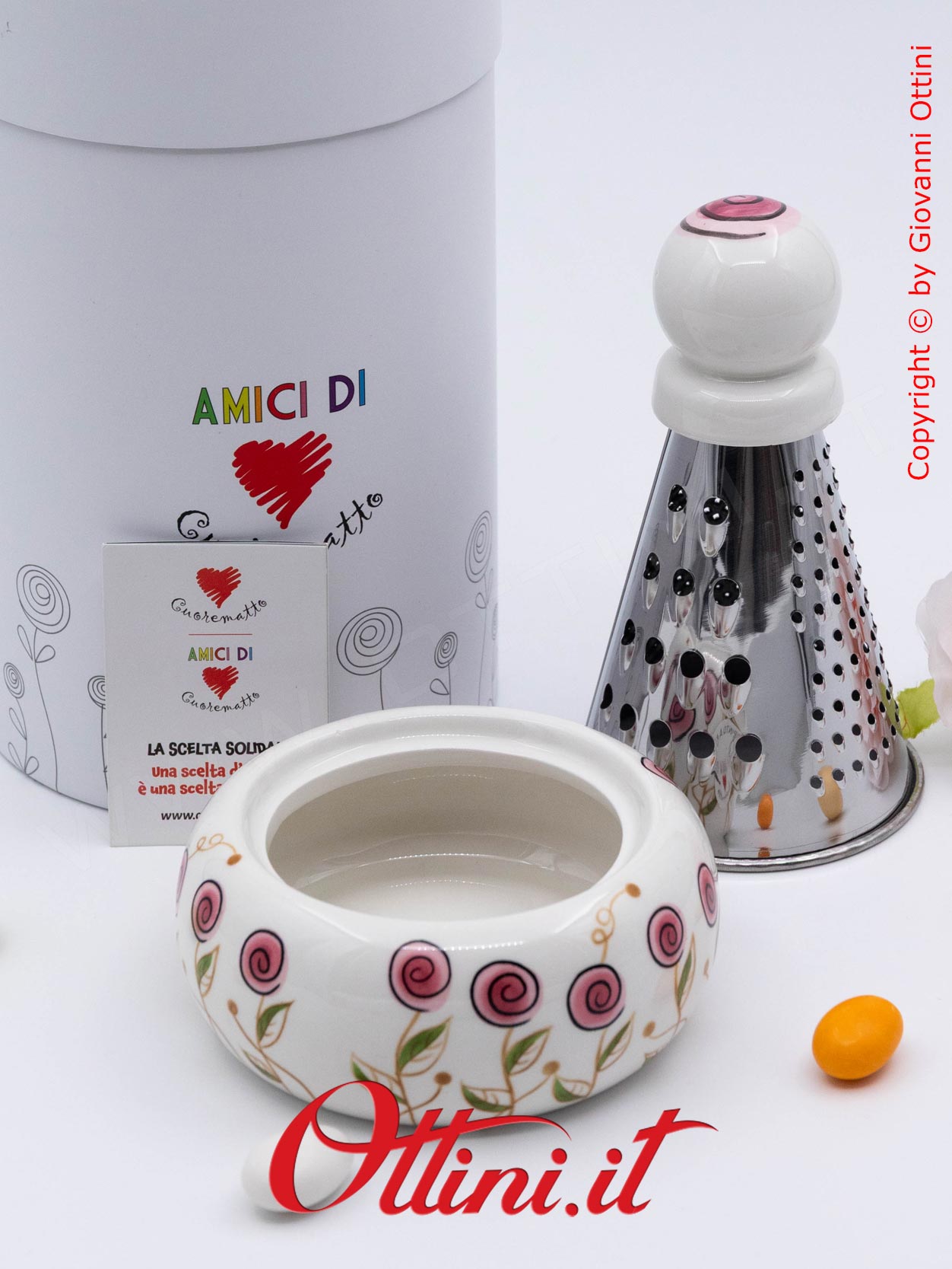 DA322 - la Grattugia Bocciolo Rosa di Cuorematto è una bomboniera utile e funzionale per la cucina, per gli chef di famiglia e per chi cucina con amore