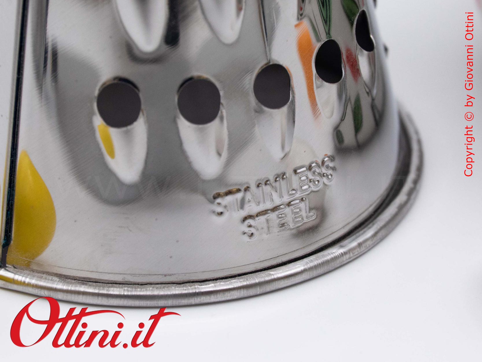 DA323 - la Grattugia Bocciolo Verde di Cuorematto è una bomboniera utile e funzionale per la cucina, per gli chef di famiglia e per chi cucina con amore