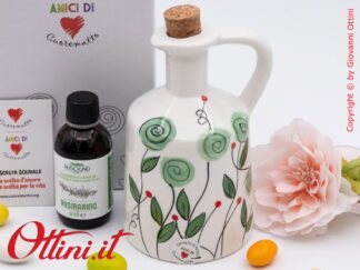 DA327 - l'Oliera Grande Bocciolo Verde di Cuorematto è una bomboniera solidale utile in cucina con colori delicati e design retrò, completa di olio