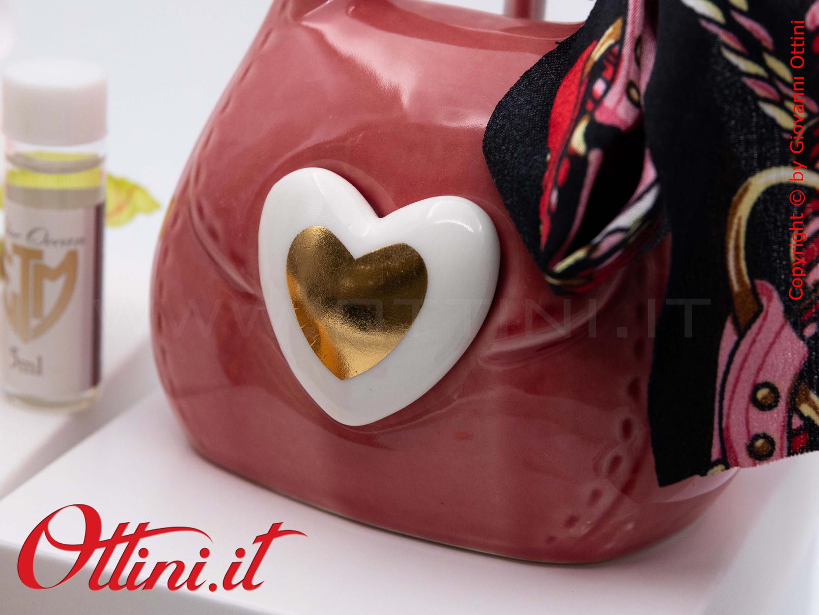 02A430 - il Profumatore Borsetta 3 Colori con Confezione è un diffusore per ambienti dai colori vivaci dedicata alle teenager che seguono la moda