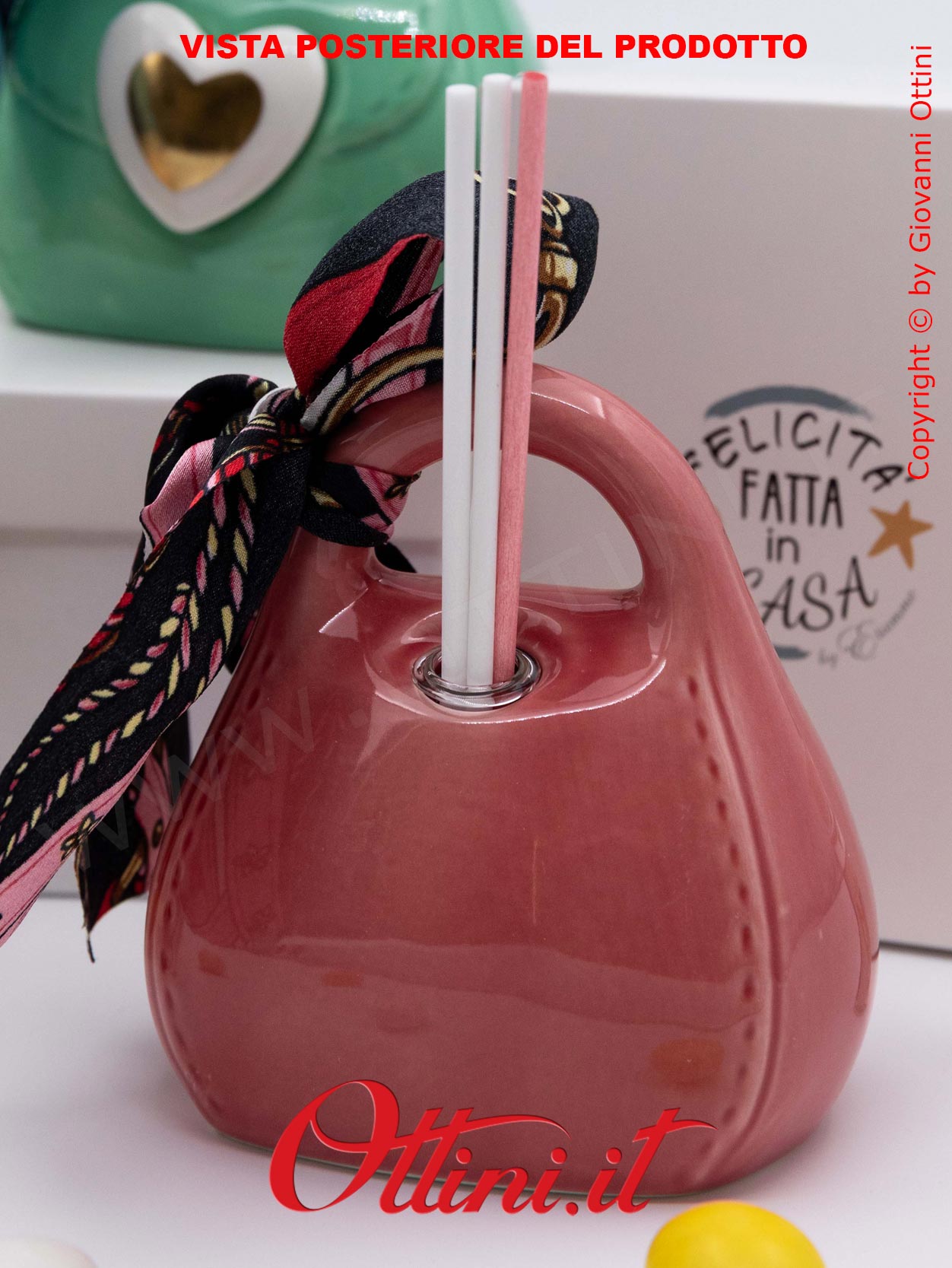 02A430 - il Profumatore Borsetta 3 Colori con Confezione è un diffusore per ambienti dai colori vivaci dedicata alle teenager che seguono la moda