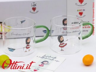 DC002 - Set 2 Tazzine La Tipa di Cuorematto in vetro borosilicato è una bomboniera solidale giovane che sostiene i Frati dell'Antoniano di Bologna.