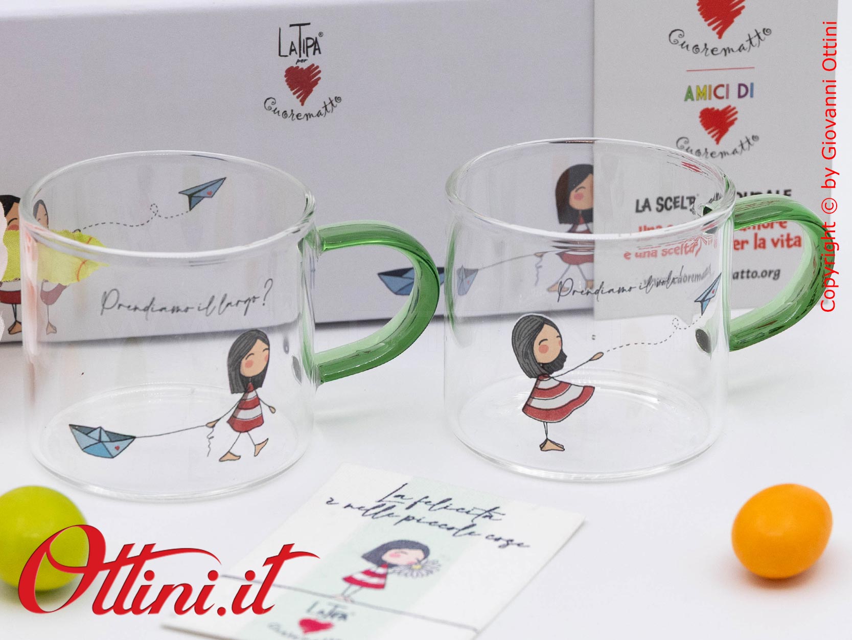 DC002 - Set 2 Tazzine La Tipa di Cuorematto in vetro borosilicato è una bomboniera solidale giovane che sostiene i Frati dell'Antoniano di Bologna.