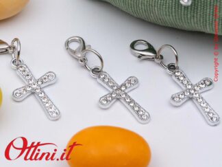 SC66 - la Croce in Metallo color Argento con Strass e moschettone è ideale per decorazione barattoli, vasetti sacchettini e bomboniere per qualsiasi evento
