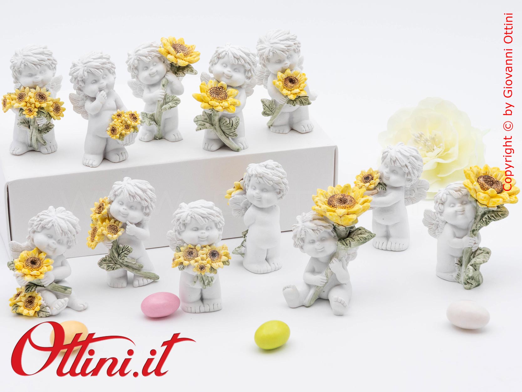 L'Angelo piccolo Igor con i girasoli è una serie dedicata anche alla natura con i suoi colori vivaci e solari, disponibili in ben 12 diversi modelli.