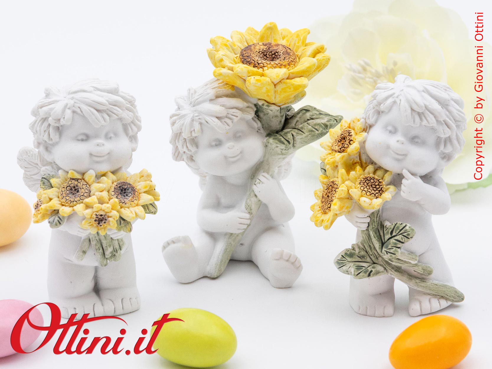 L'Angelo piccolo Igor con i girasoli è una serie dedicata anche alla natura con i suoi colori vivaci e solari, disponibili in ben 12 diversi modelli.