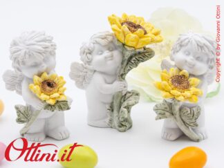 L'Angelo piccolo Igor con i girasoli è una serie dedicata anche alla natura con i suoi colori vivaci e solari, disponibili in ben 12 diversi modelli.