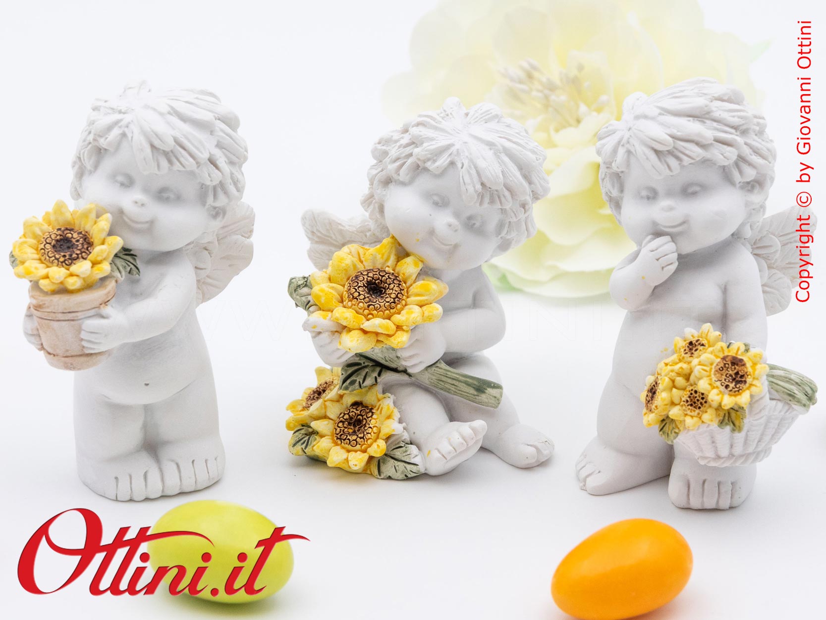 L'Angelo piccolo Igor con i girasoli è una serie dedicata anche alla natura con i suoi colori vivaci e solari, disponibili in ben 12 diversi modelli.