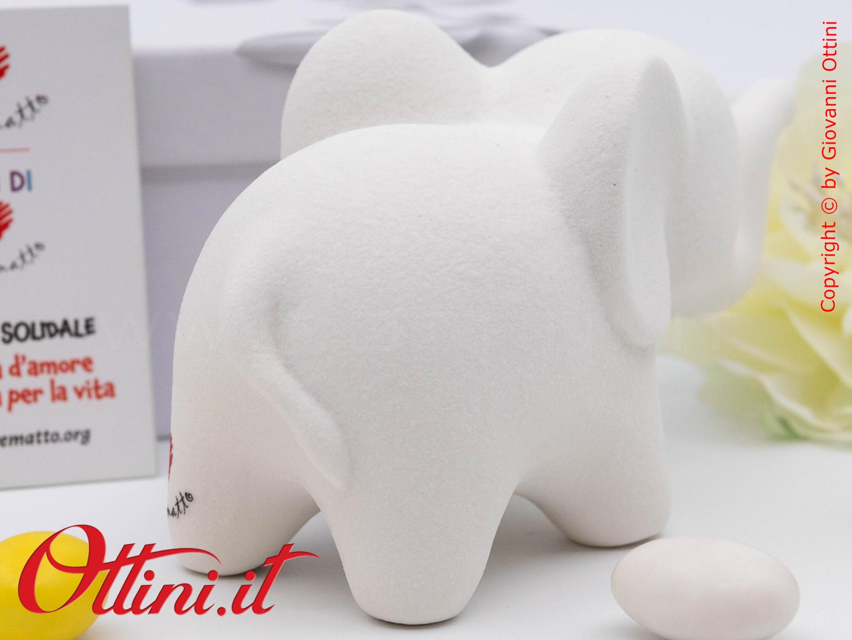 D9131 - Il Porta Anelli Elefante grande di Cuorematto è una bomboniera solidale giovane che sostiene i Frati dell'Antoniano di Bologna.
