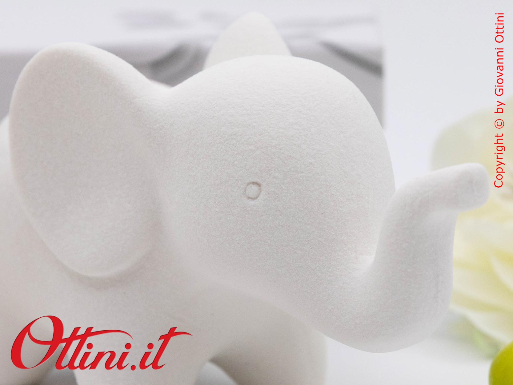D9131 - Il Porta Anelli Elefante grande di Cuorematto è una bomboniera solidale giovane che sostiene i Frati dell'Antoniano di Bologna.