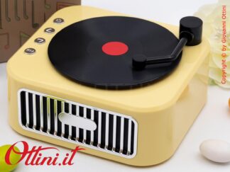 D9173 - La Radio Speaker Giradischi Cassa Bluetooth di Cuorematto è un regalo tecnologico e bomboniera utile dal design vintage. Musica e sound eccezionali.