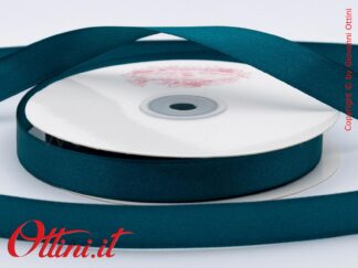 Rotolo da 50 mt di Nastro color ottanio intenso da 16mm reali in Doppio Raso di ottima qualità. Adatto per la confezione di bomboniere e allestimenti.