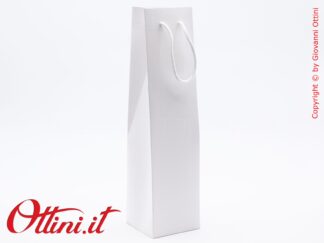 Il Sacchetto / Borsa Porta Bottiglia realizzato in cartoncino con lavorazione effetto Fibra Bianca con manici in corda, è un prodotto elegante Made in Italy
