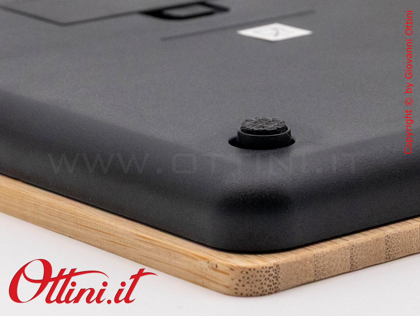 La Bilancia da cucina digitale in bambù con Confezione è un prodotto utile dedicato a chi in cucina ci mette amore e passione. Ideale come bomboniera utile