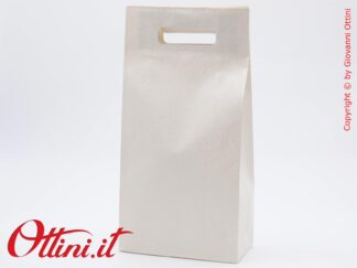 Il Sacchetto per 2 Bottiglie con lavorazione effetto pelle con manici e fondo rinforzati, è un prodotto elegante Made in Italy