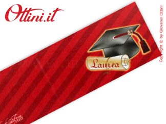 Bigliettino bomboniera per laurea con sfondo a righe e tocco con pergamena, E' un prodotto semplice ed elegante che può essere stampato nei due lati interni