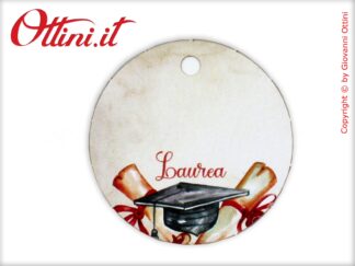 Tag rotondo per laurea con tocco e pergamene su fogli A4. E' un prodotto ideale per personalizzare le vostre creazioni, le bomboniere o come segnaposto.
